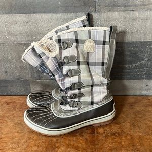 Well Loved Gray Plaid Sorel Waterproof Winter Boots